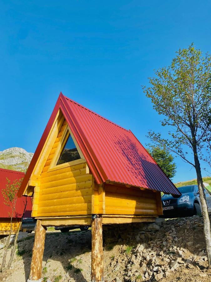 Kapetanovo Jezero Bungalov Bed & Breakfast พอดโกริกา ภายนอก รูปภาพ