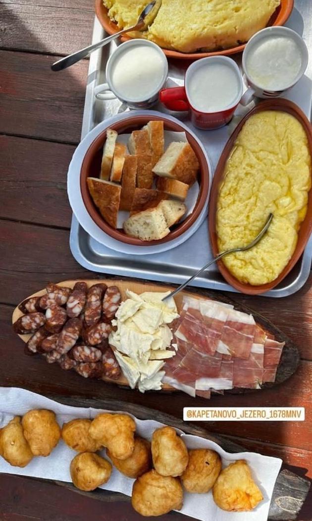 Kapetanovo Jezero Bungalov Bed & Breakfast พอดโกริกา ภายนอก รูปภาพ